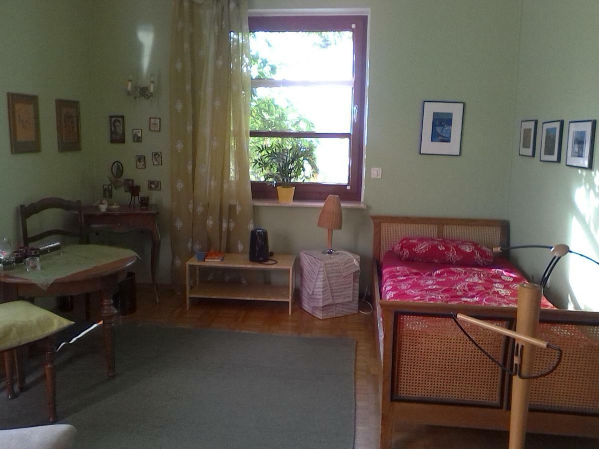 Messezimmer Naehe Zentrum Koln Bagian luar foto