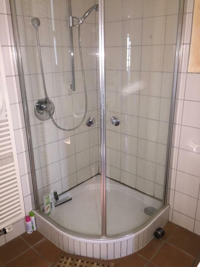 Messezimmer Naehe Zentrum Koln Bagian luar foto